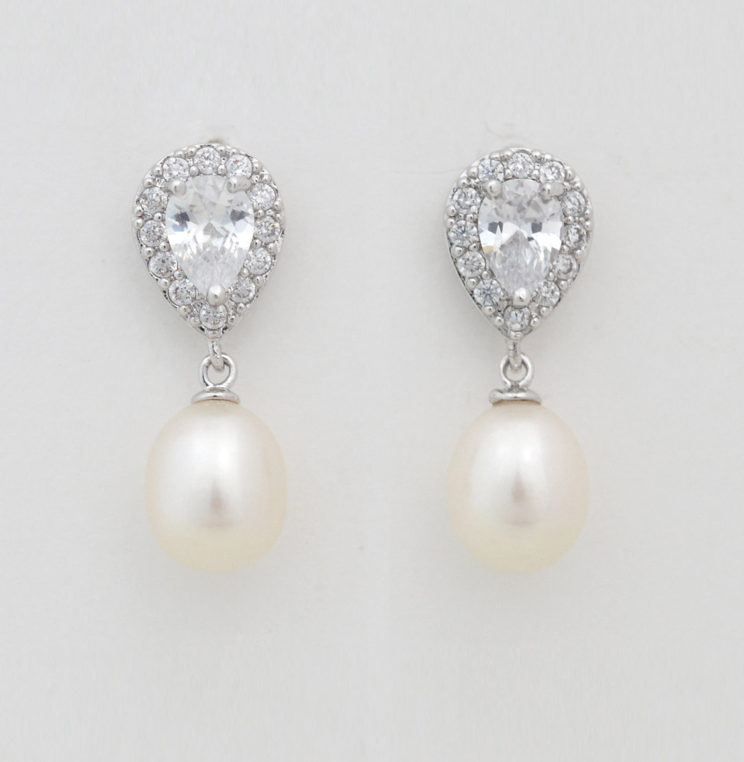 Boucles d'oreilles or, perles et diamants