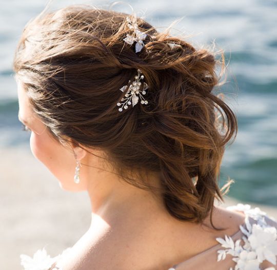 Pics chignon mariage perles et strass