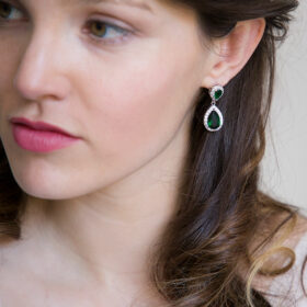 Boucles d’oreilles mariage vert émeraude en forme de goutte d’eau « Jana » (2)