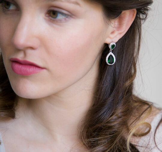 Boucles d’oreilles mariage vert émeraude en forme de goutte d’eau « Jana » (2)