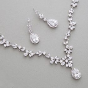 Parure bijoux mariage cristal élégante et luxueuse