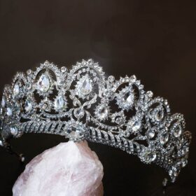 Diadème de mariée argenté ornée de strass « Rosalina » – Image 3