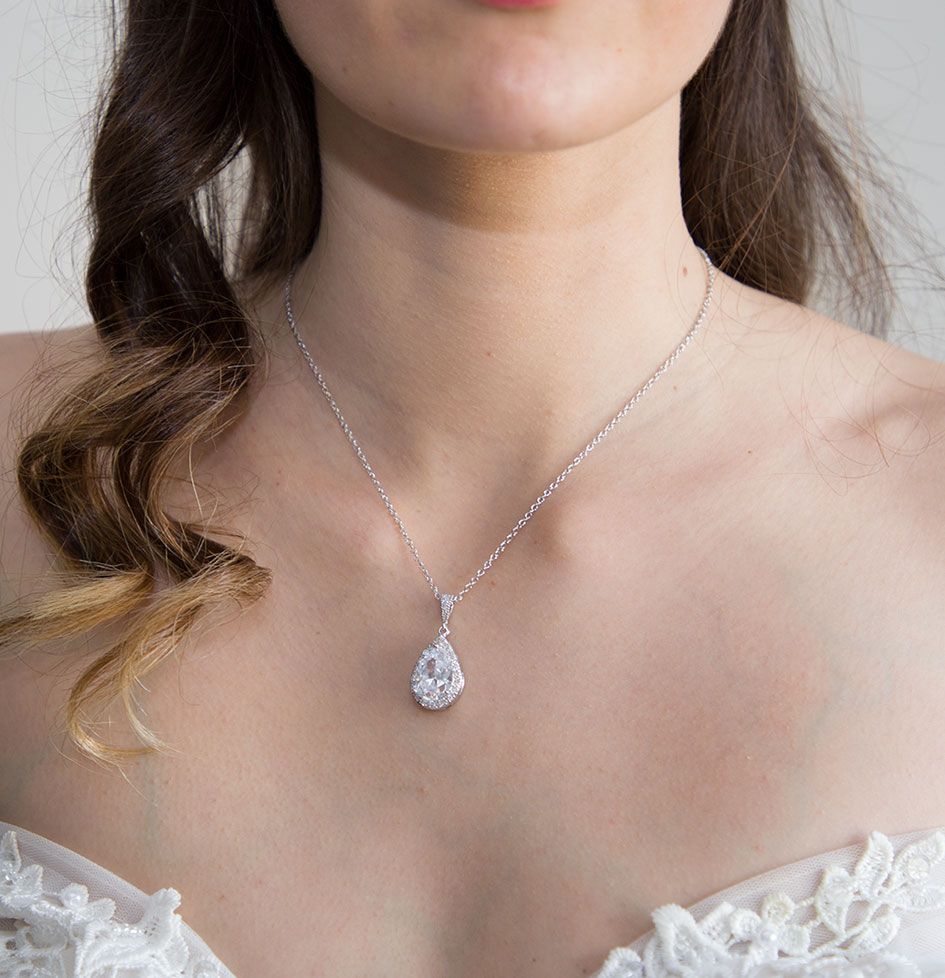 Collier cristal mariage en forme de goutte, bijoux mariage Swarovski  Amélie