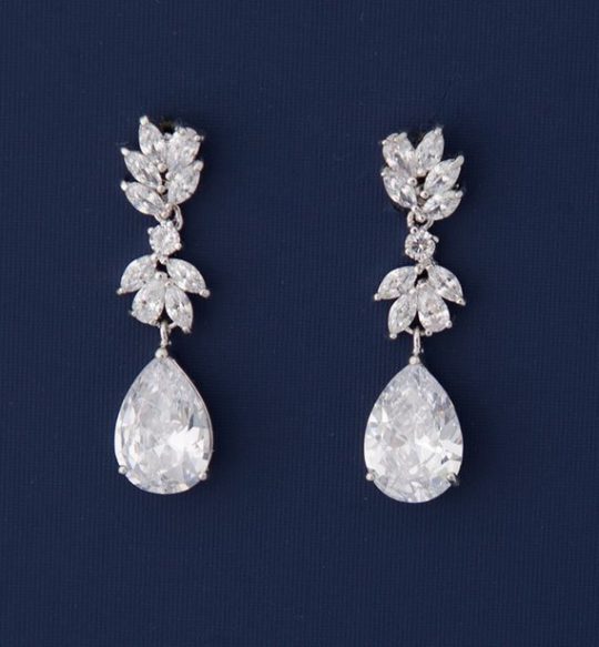 Boucles d'oreilles pour mariée ou soirée ornées oxydes de zirconium