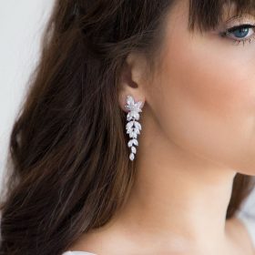 Boucles d'oreilles mariage élégantes ornées oxydes de zirconium