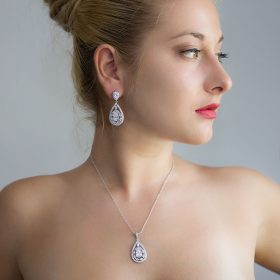 Parure bijoux cristal pour mariée boucles d'oreilles et collier