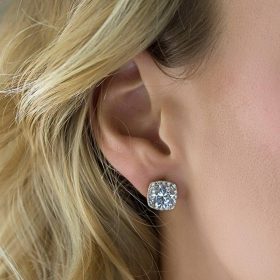 Boucles d’oreilles mariage clous carrées diamantées