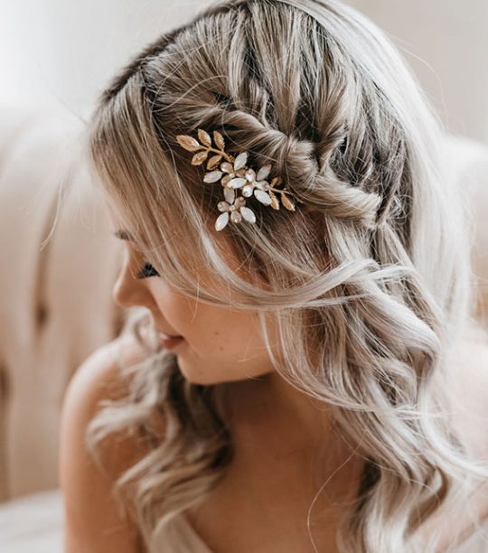 bijou cheveux mariage peigne fleurs feuilles