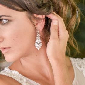 Boucles D Oreilles Mariage Ou Occasion Speciale Elegantes Et Raffinees