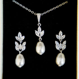 Boucles d’oreilles mariage perles Swarovski et cristal Zircon « Katinka »