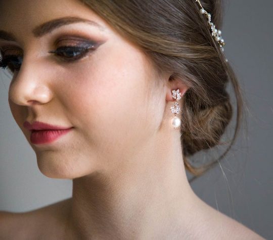 Boucles d’oreilles mariage pendantes perles Swarovski et Zircon Annalisa