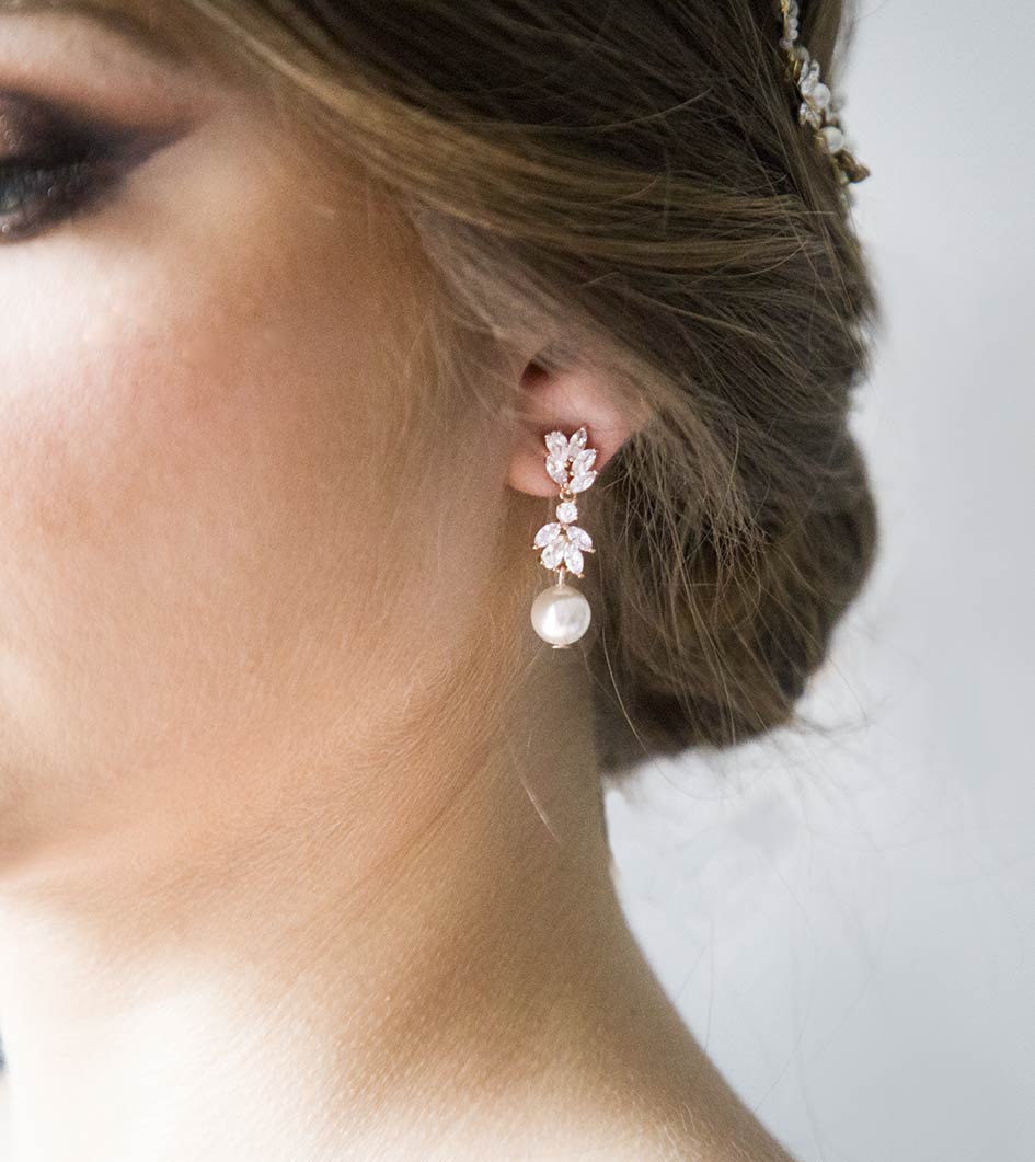 Boucles d’oreilles mariage pendantes perles Swarovski et Zircon 