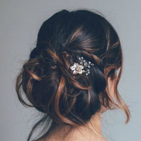 Pics coiffure mariage feuilles strass