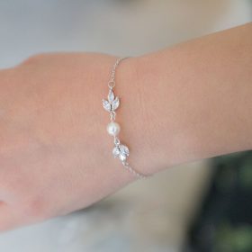 bracelet de mariee avec perle nacrée et oxydes de zirconium