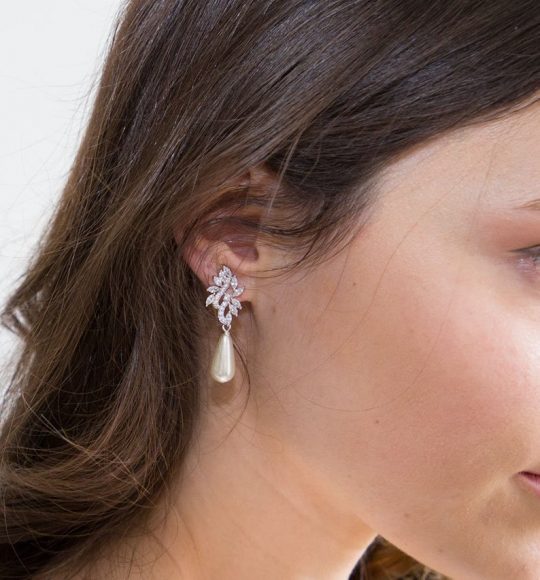 Boucles d'oreilles mariée pendantes perles et Zircon argentées