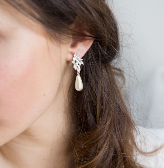 Boucles d'oreilles mariée pendantes perles et Zircon argentées 2