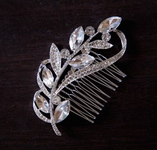 Broche de cheveux bohème argentée feuilles cristal « Angelina »