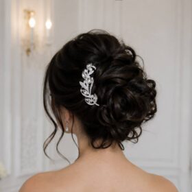 Broche de cheveux bohème argentée feuilles cristal « Angelina »