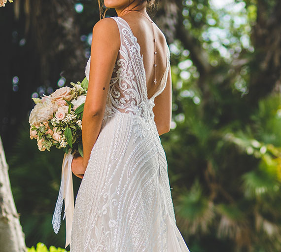 Bijou/Chute de dos pr (collier non fourni) (p robe de) Mariée