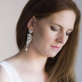 Boucles D’Oreilles Pendantes En Perles Blanches – Style Minimaliste Pour Mariage & Occasions
