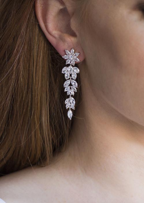 Boucles d'oreilles élégantes avec cristaux de zircon éblouissants