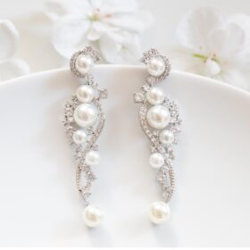Boucles d’oreilles mariage pendantes perles et cristal Nicole
