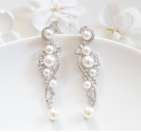 Boucles d’oreilles mariage pendantes perles et cristal Nicole