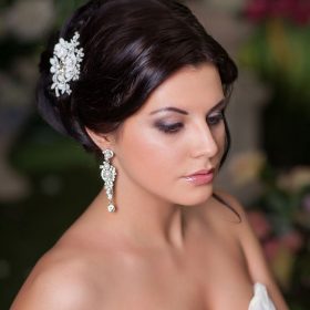 Boucles d’oreilles mariage pendantes perles et cristal Nicole