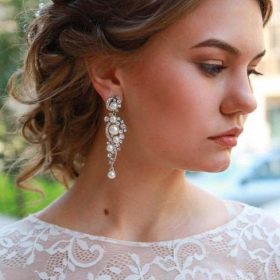 Boucles d’oreilles mariage pendantes perles et cristal Nicole