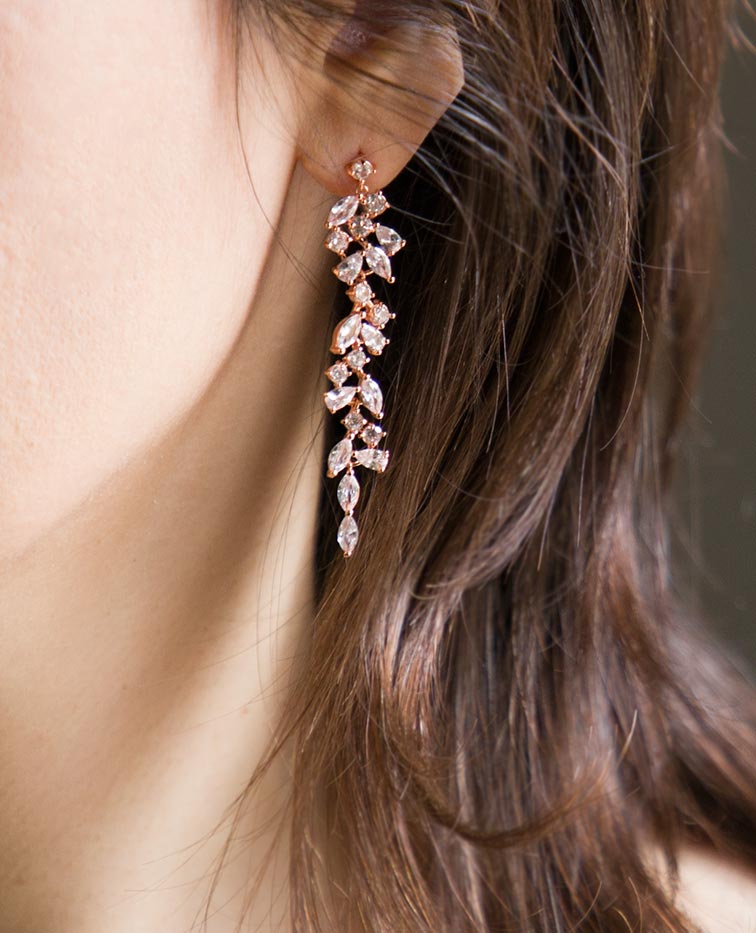 Boucles d’oreilles mariage longues légères en Zircon 