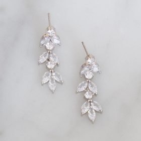 Boucles d'oreilles mariée délicates feuilles cristal