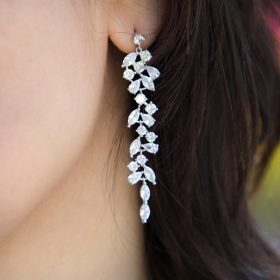 Boucles d’oreilles mariage longues légères en Zircon "Anika"