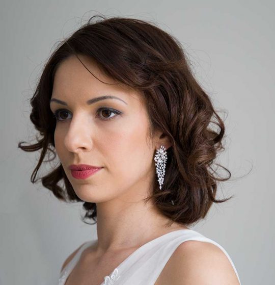 Boucles d’oreilles mariage pendantes romantiques en cristal Aliona