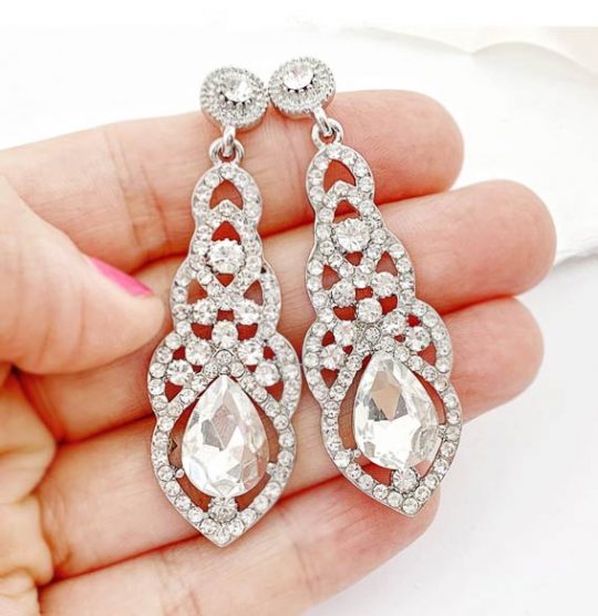 Boucles d’oreilles mariée pendantes sertis cristal Paola