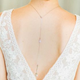 Collier de mariée avec bijou original robe dos nu Rachel