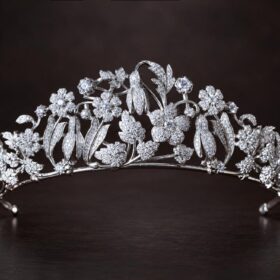 Diadème de luxe fleuri, accessoire de cheveux mariage en cristal "Tatiana" – Image 3