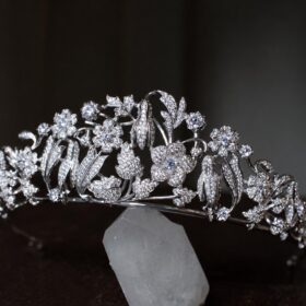 Diadème de luxe fleuri, accessoire de cheveux mariage en cristal "Tatiana" – Image 4