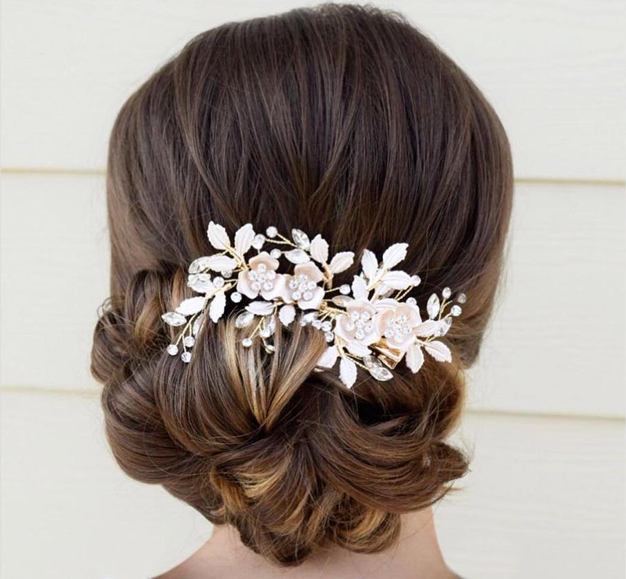 bijoux cheveux mariage épingles chignons fleurs et perles