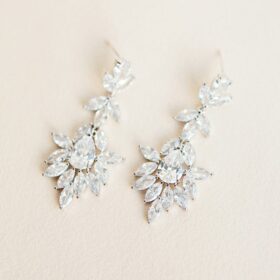 Boucles d’oreilles mariée pendantes originales Doria