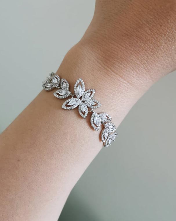 Bracelet mariage chic feuilles cristaux strass Marlène