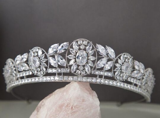 Accessoire de coiffure mariage, diadème princesse diamanté "Chantal"