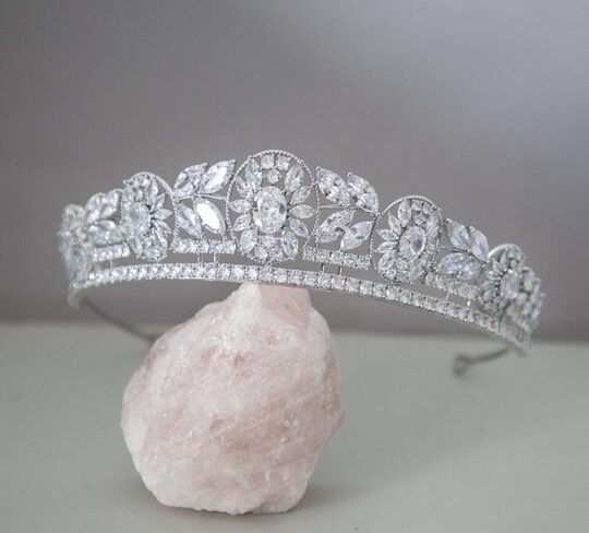 Accessoire de coiffure mariage, diadème princesse diamanté "Chantal" – Image 3