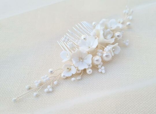 Bijoux chignon mariage perles fleurs blanches Loriane
