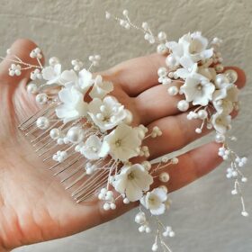 Bijoux chignon mariage perles fleurs blanches 