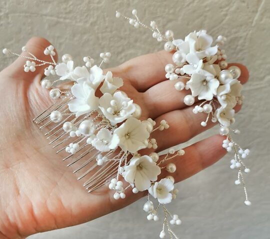 Bijoux chignon mariage perles fleurs blanches "Loriane"