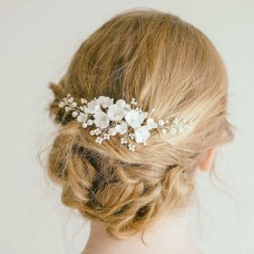 Bijoux chignon mariage perles fleurs blanches Loriane