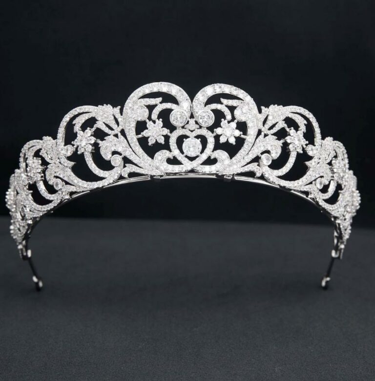 JWICOS Diadème De Mariage Avec Feuilles Argentées Pour Femme - Diadème En Cristal Avec Strass - Diadème De Princesse Pour Filles - Pour Mariage, Bal De Fin D' Année, Fête D'anniversaire