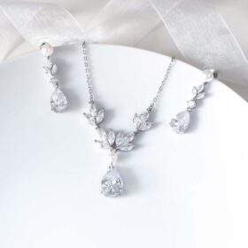 Parure bijoux mariage élégant collier boucles cristal perles Kely