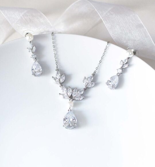 Parure bijoux mariage élégant collier boucles cristal perles Kely