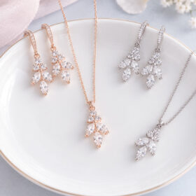 Parure bijoux mariée élégante pendentif en cristal « Colette» – Image 3